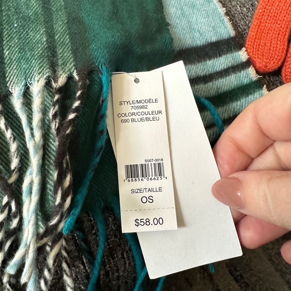Scarf - Picture 3 of 4